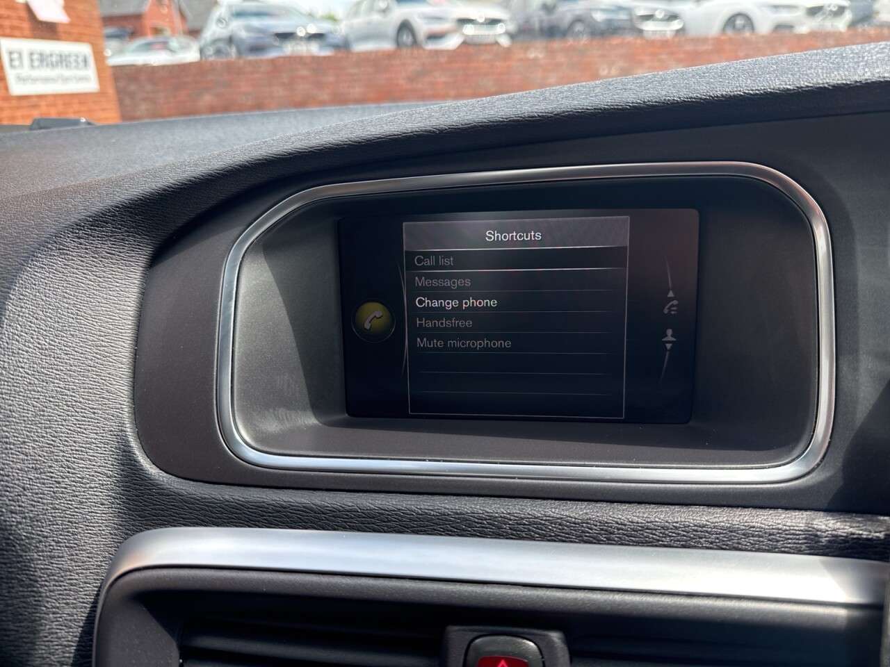 2018 VOLVO V40 2018 VOLVO V40