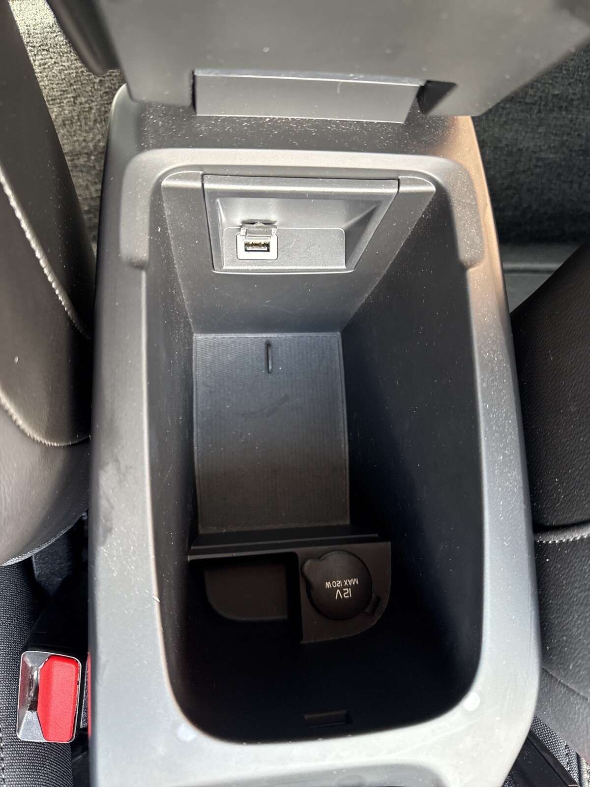 2018 VOLVO V40 2018 VOLVO V40