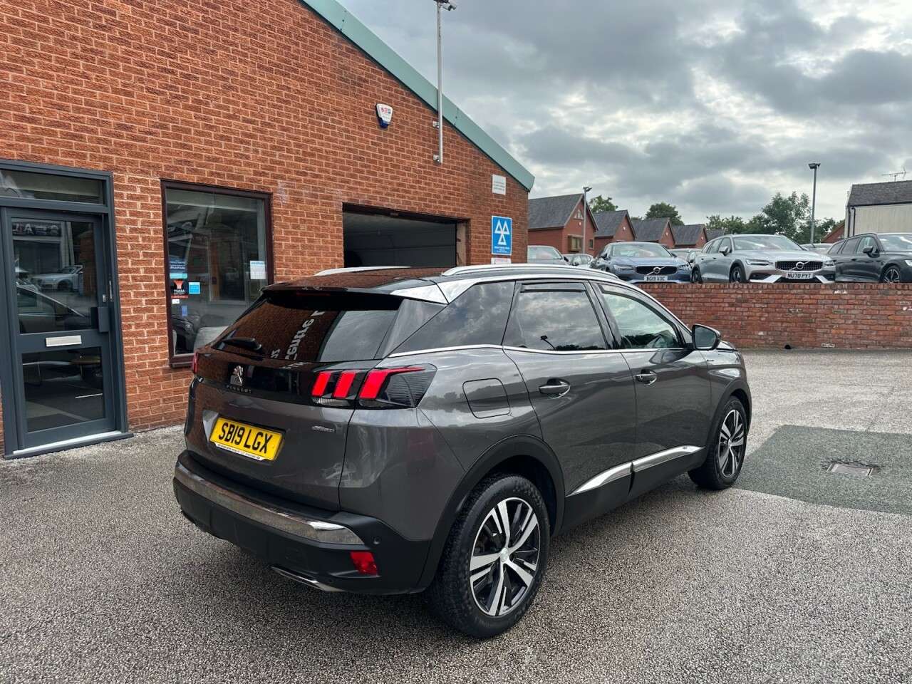 2019 PEUGEOT 3008 2019 PEUGEOT 3008