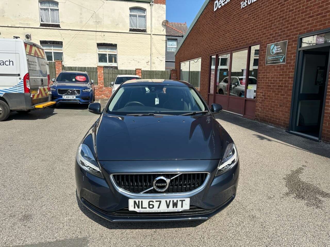 2017 VOLVO V40 2017 VOLVO V40