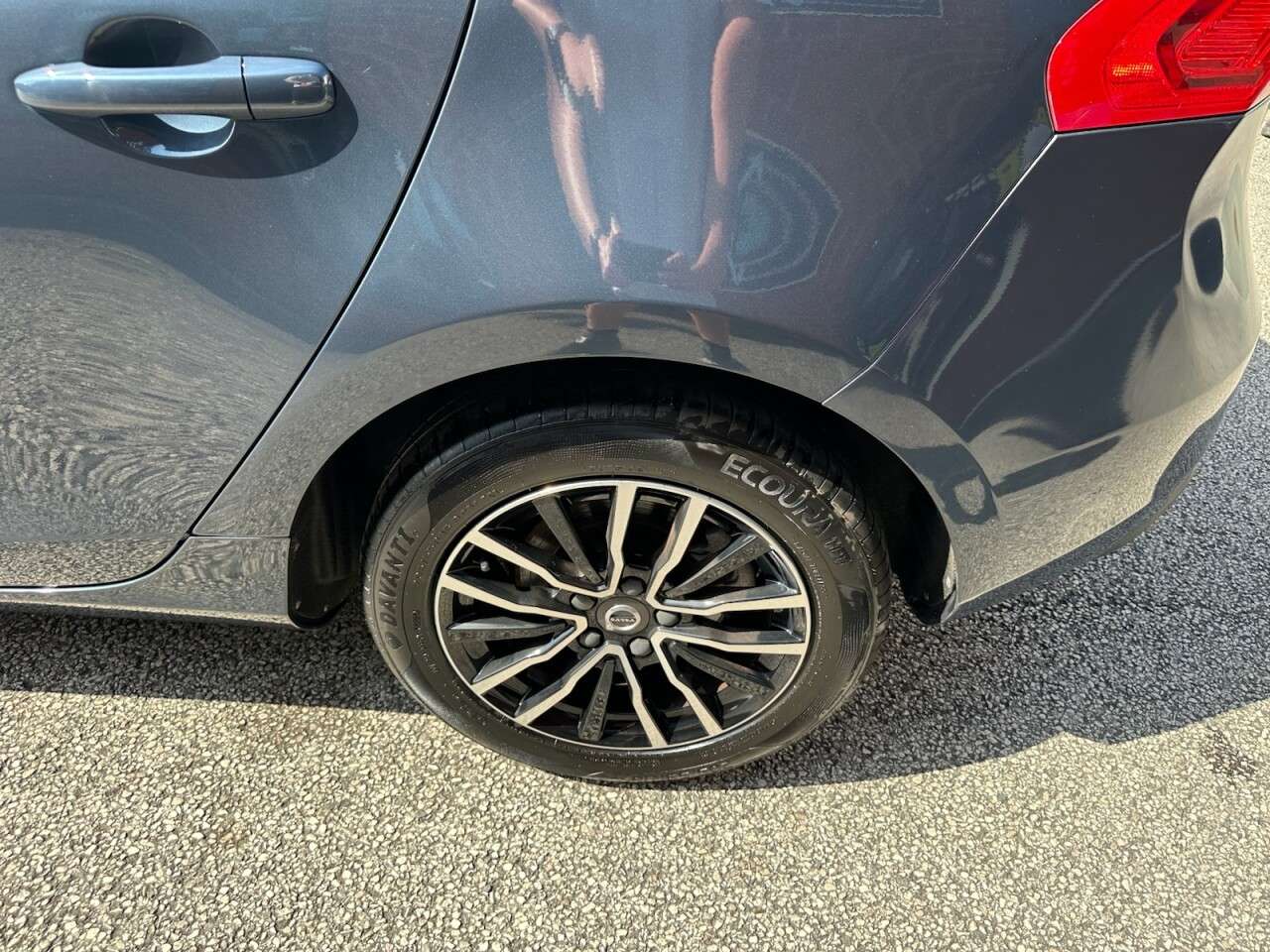2017 VOLVO V40 2017 VOLVO V40