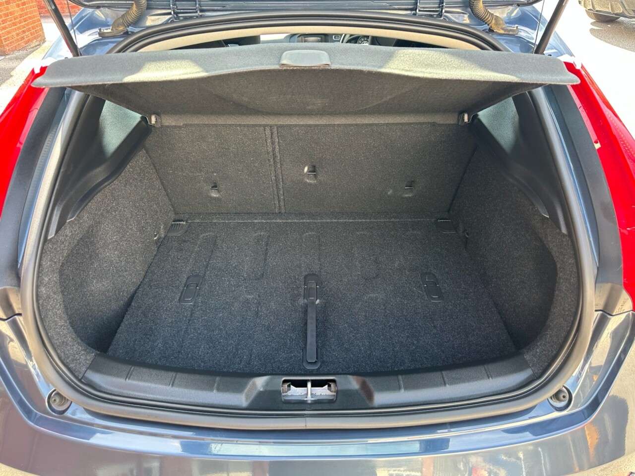 2017 VOLVO V40 2017 VOLVO V40