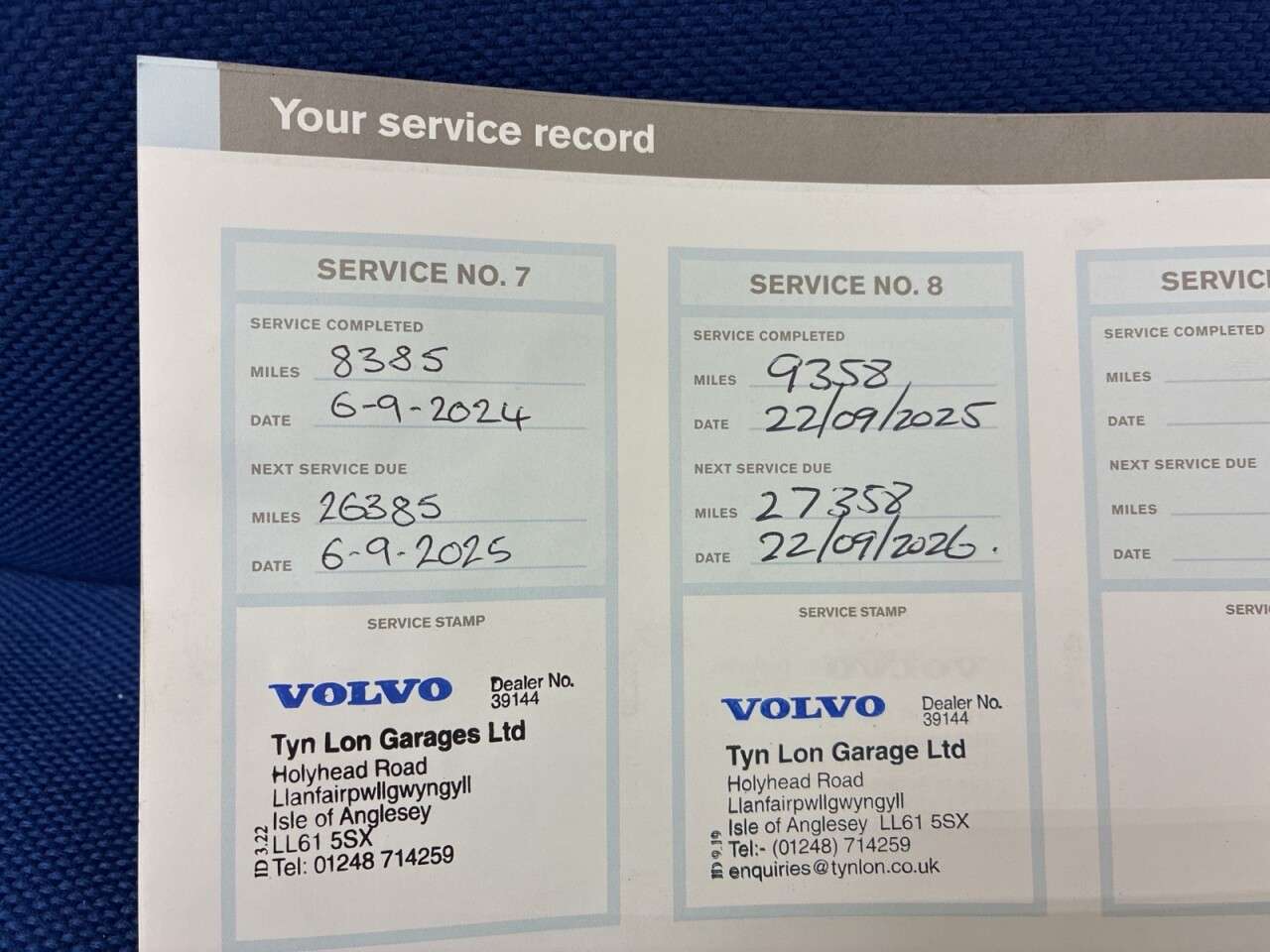 2017 VOLVO V40 2017 VOLVO V40