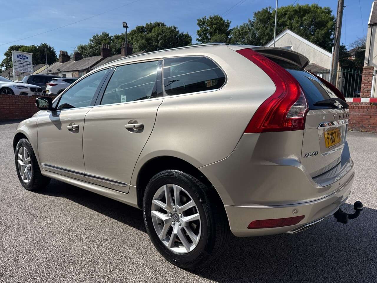 2017 VOLVO XC60 2017 VOLVO XC60