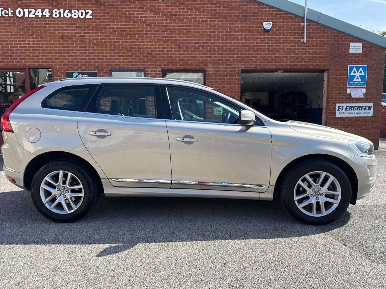 2017 VOLVO XC60 2017 VOLVO XC60