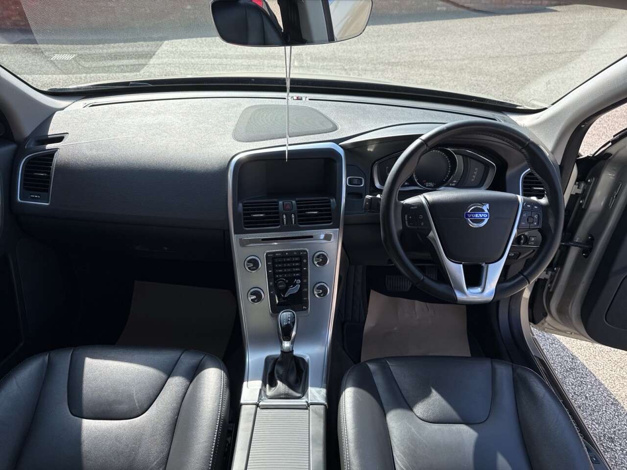 2017 VOLVO XC60 2017 VOLVO XC60