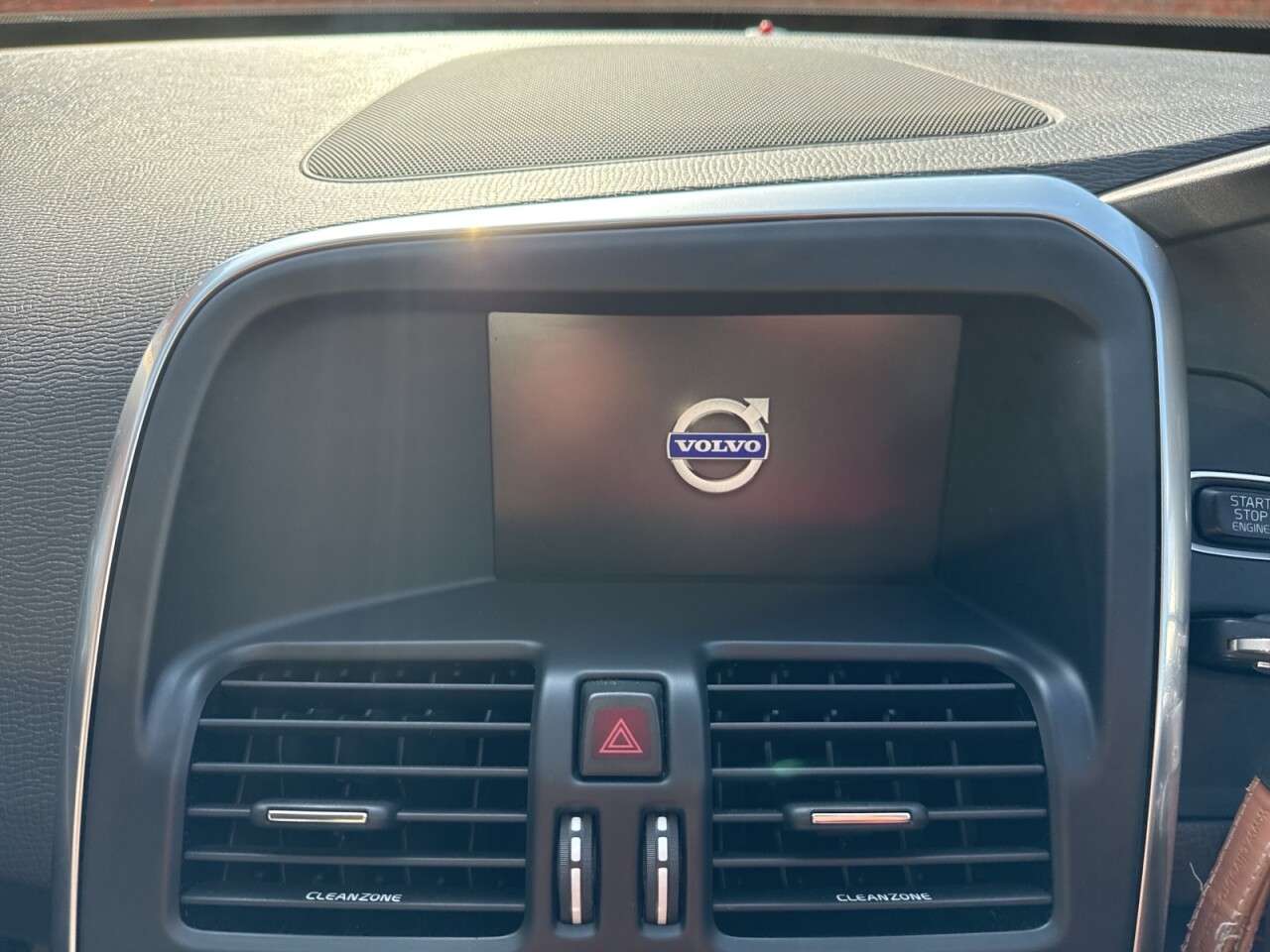 2017 VOLVO XC60 2017 VOLVO XC60