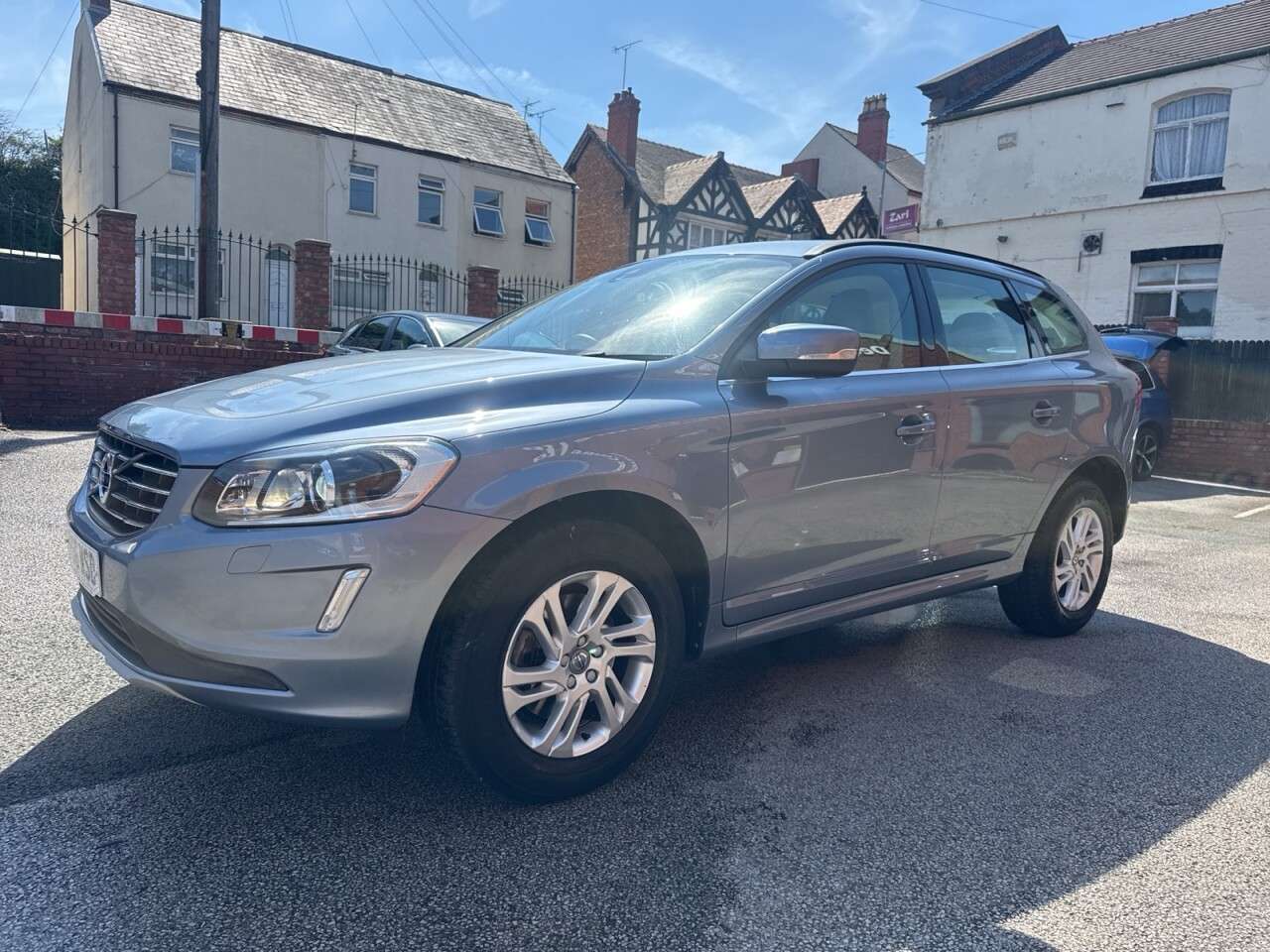 A 2016 VOLVO XC60 2.0 D4 SE Nav SUV 5dr Diesel Auto Euro 6 (s/s) (190 ps) A 2016 VOLVO XC60 2.0 D4 SE Nav SUV 5dr Diesel Auto Euro 6 (s/s) (190 ps)