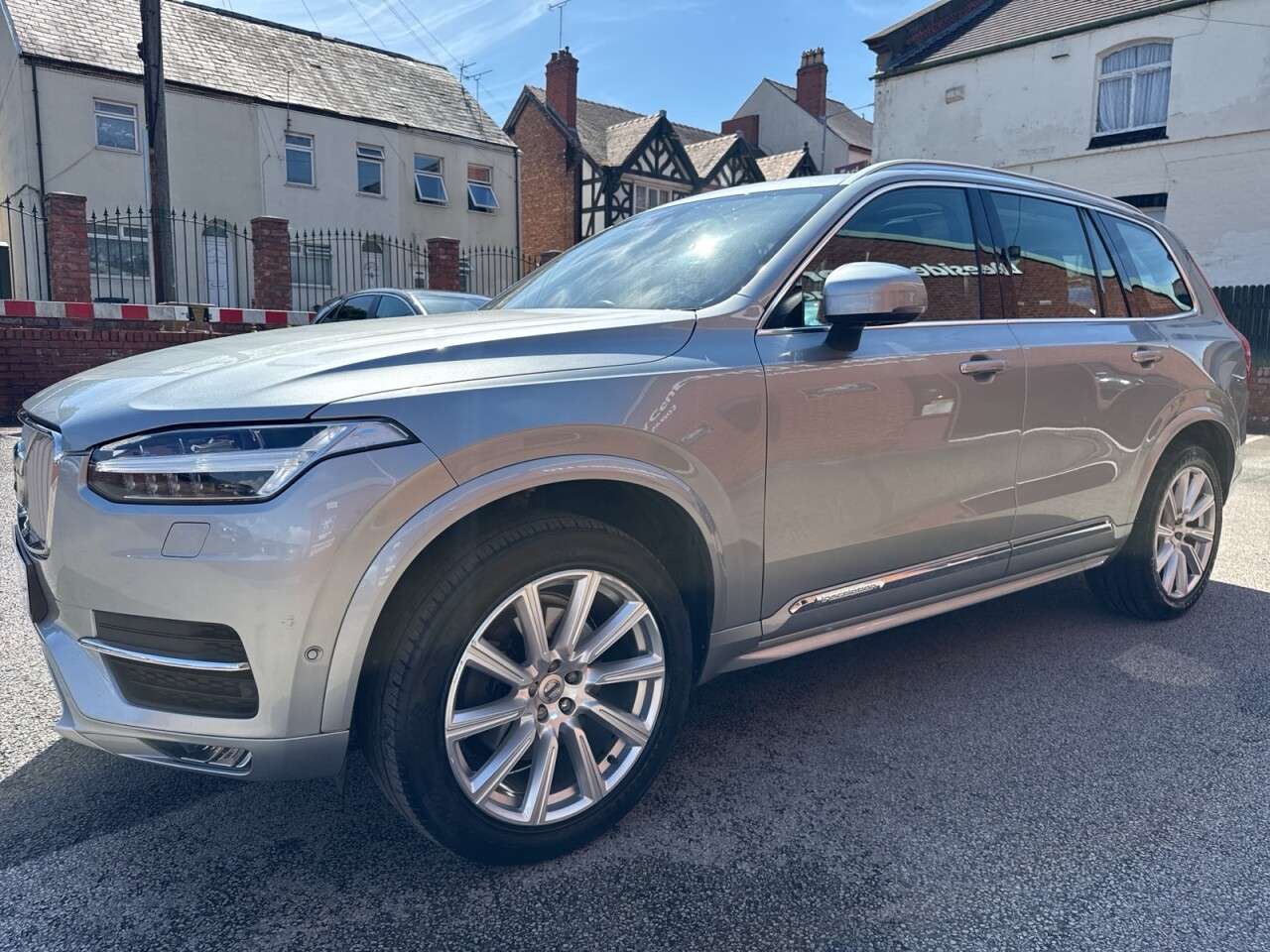 A 2019 VOLVO XC90 2.0 D5 PowerPulse Inscription SUV 5dr Diesel Auto 4WD Euro 6 (s/s) (235 ps) A 2019 VOLVO XC90 2.0 D5 PowerPulse Inscription SUV 5dr Diesel Auto 4WD Euro 6 (s/s) (235 ps)