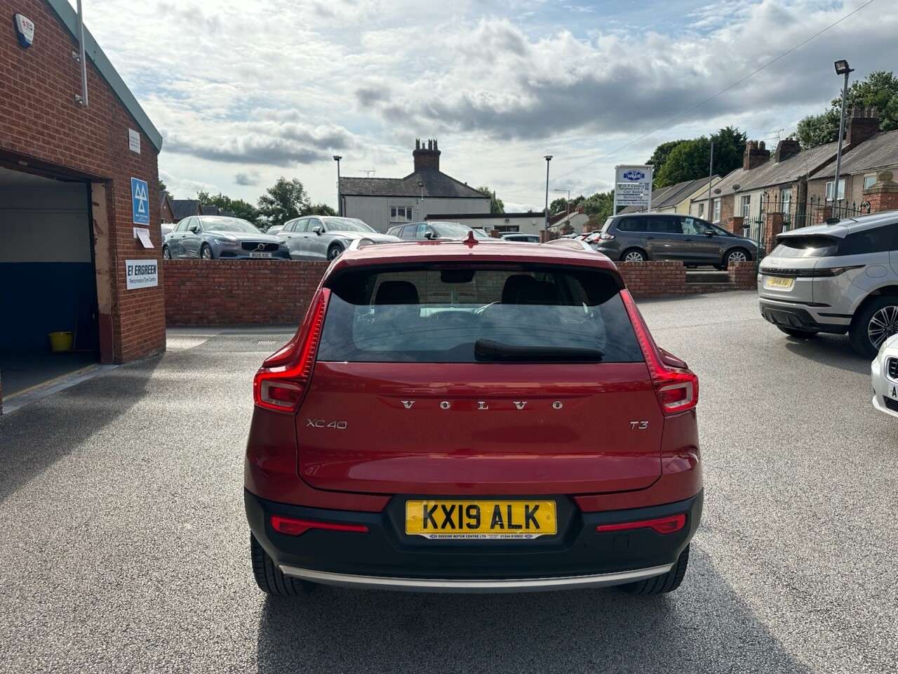 2019 VOLVO XC40 2019 VOLVO XC40