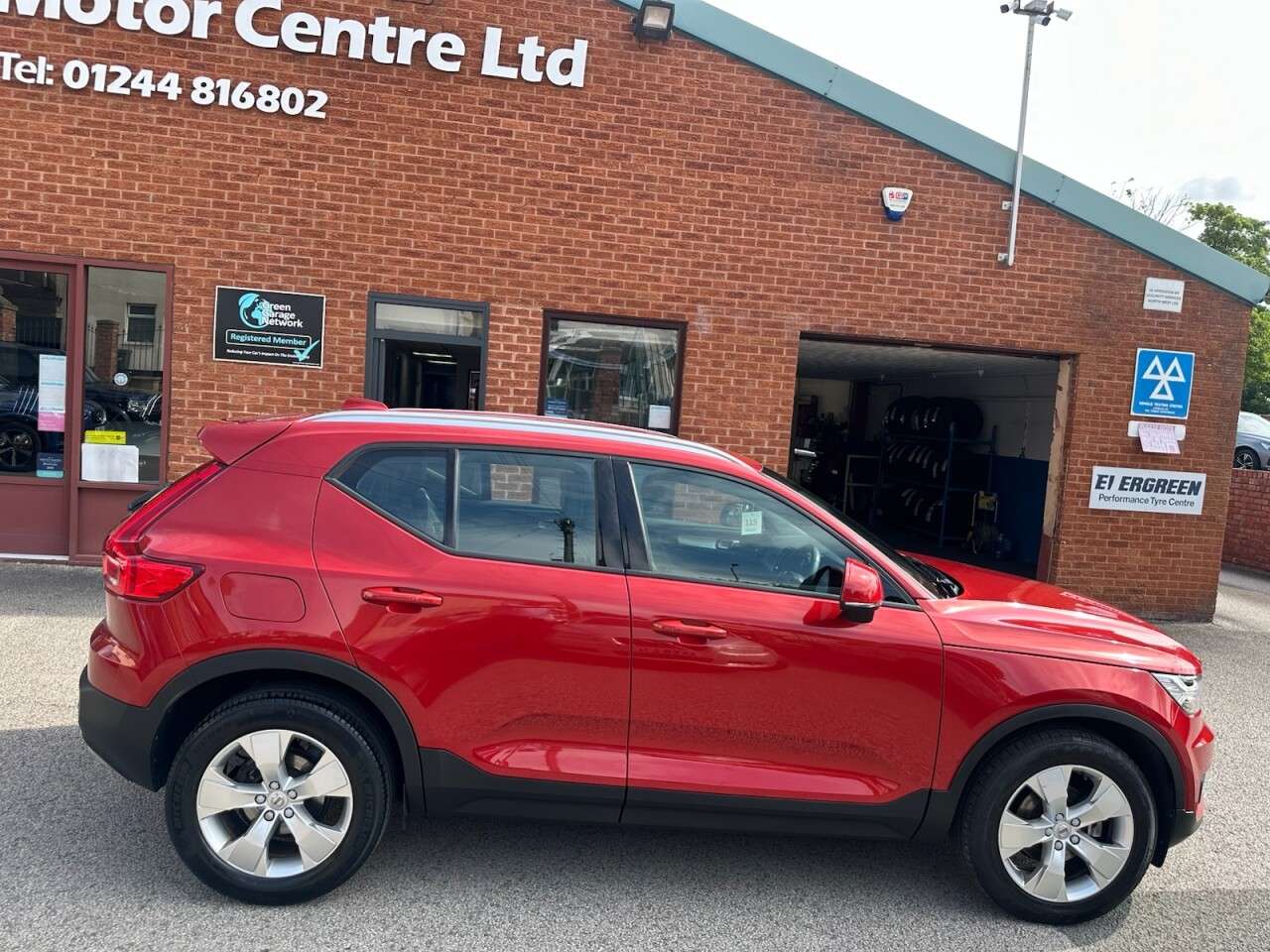 A 2019 VOLVO XC40 1.5 T3 Momentum Pro SUV 5dr Petrol Manual Euro 6 (s/s) (163 ps) A 2019 VOLVO XC40 1.5 T3 Momentum Pro SUV 5dr Petrol Manual Euro 6 (s/s) (163 ps)