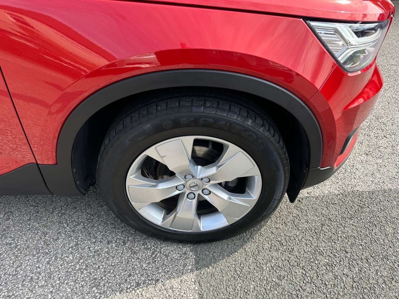 2019 VOLVO XC40 2019 VOLVO XC40