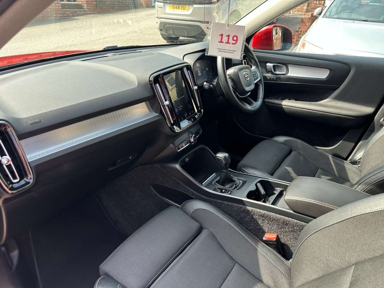 2019 VOLVO XC40 2019 VOLVO XC40