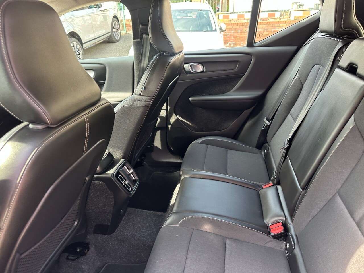 2019 VOLVO XC40 2019 VOLVO XC40
