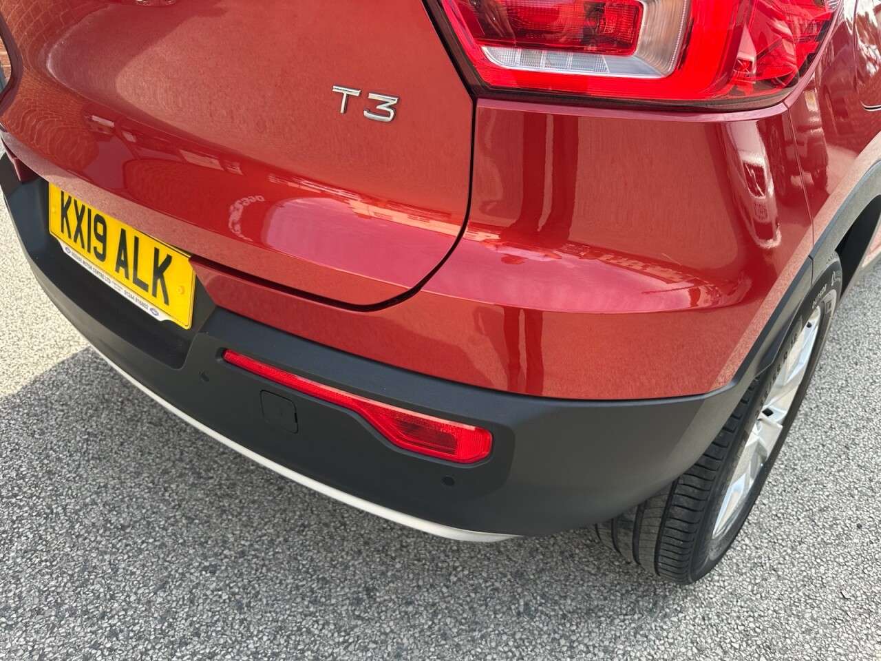 2019 VOLVO XC40 2019 VOLVO XC40