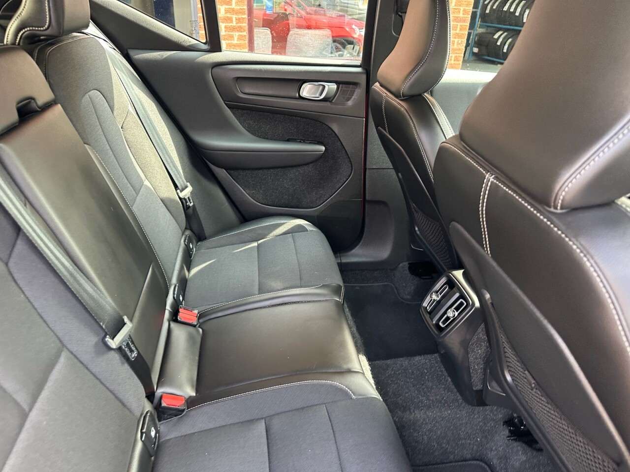 2019 VOLVO XC40 2019 VOLVO XC40