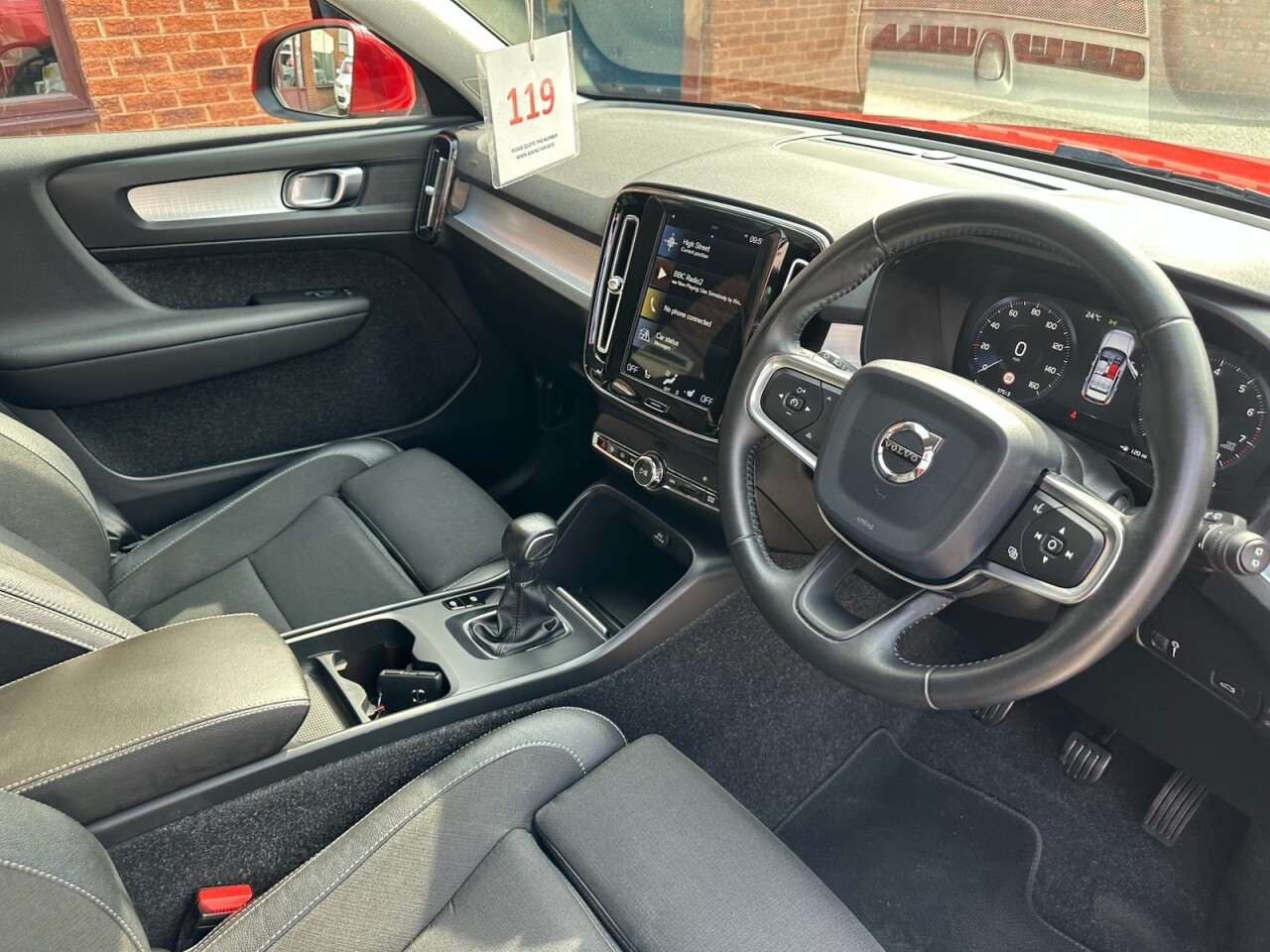 2019 VOLVO XC40 2019 VOLVO XC40