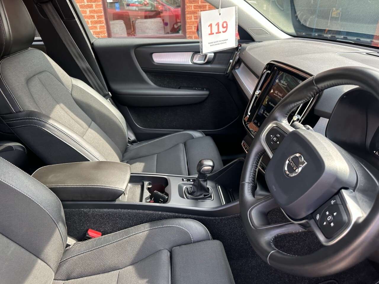 2019 VOLVO XC40 2019 VOLVO XC40