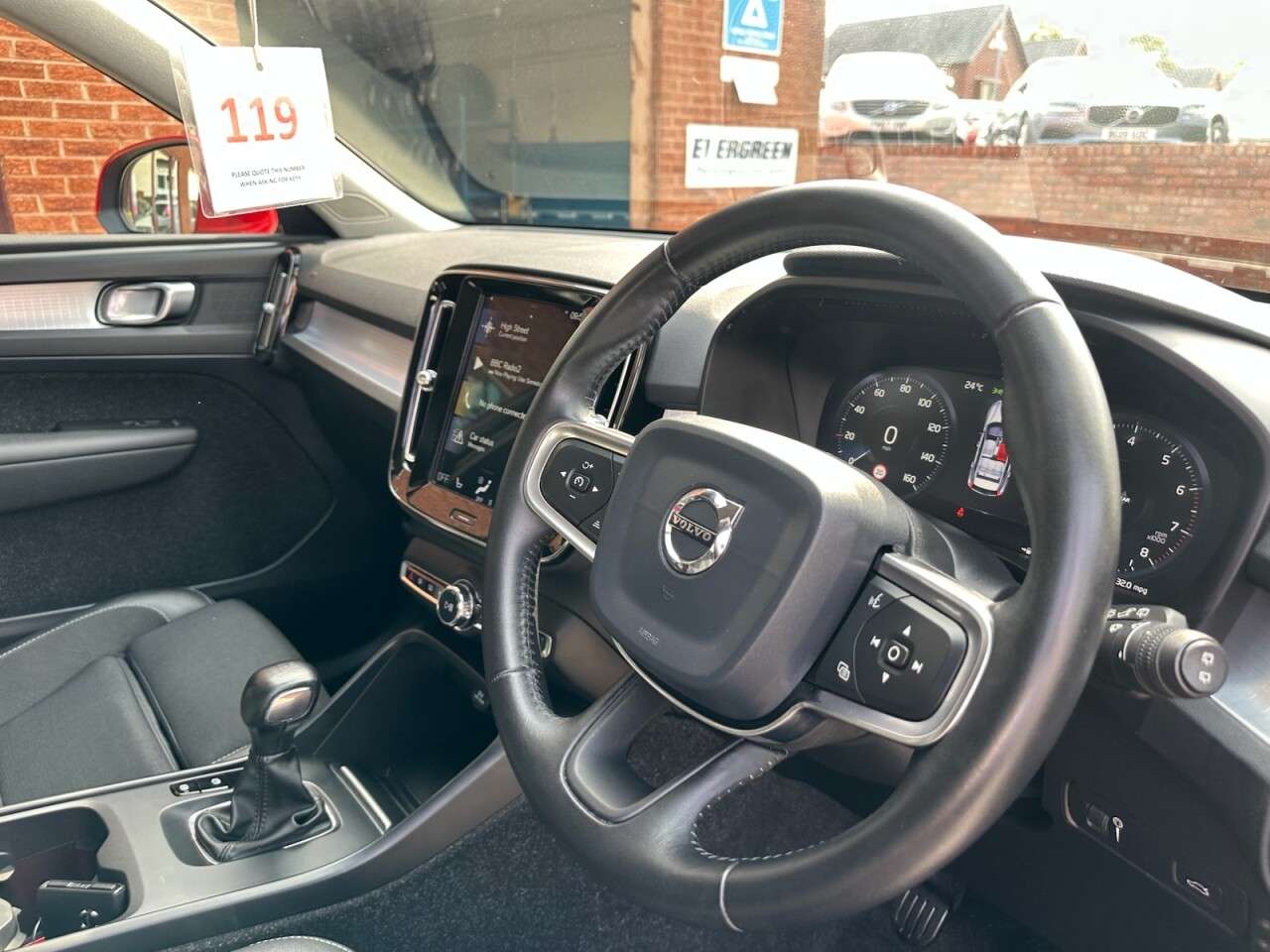 2019 VOLVO XC40 2019 VOLVO XC40