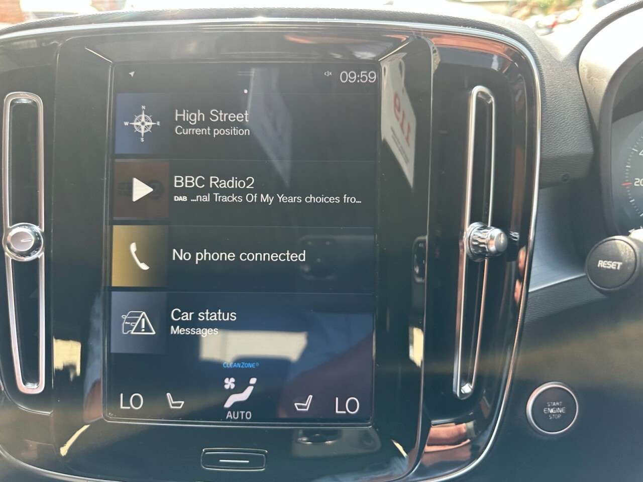 2019 VOLVO XC40 2019 VOLVO XC40