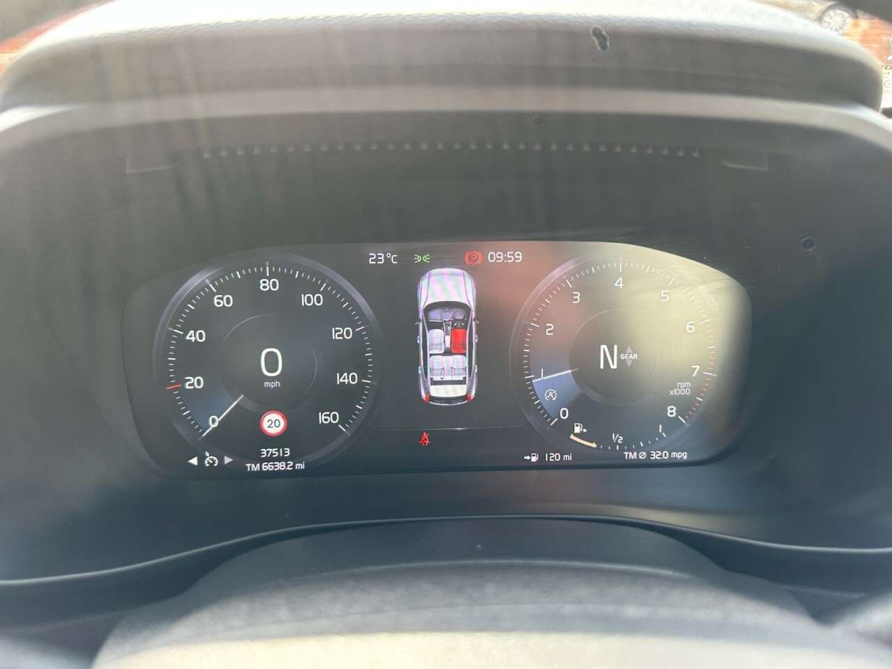 2019 VOLVO XC40 2019 VOLVO XC40