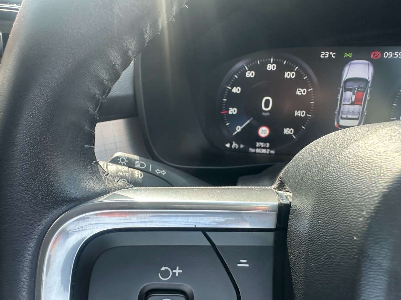2019 VOLVO XC40 2019 VOLVO XC40