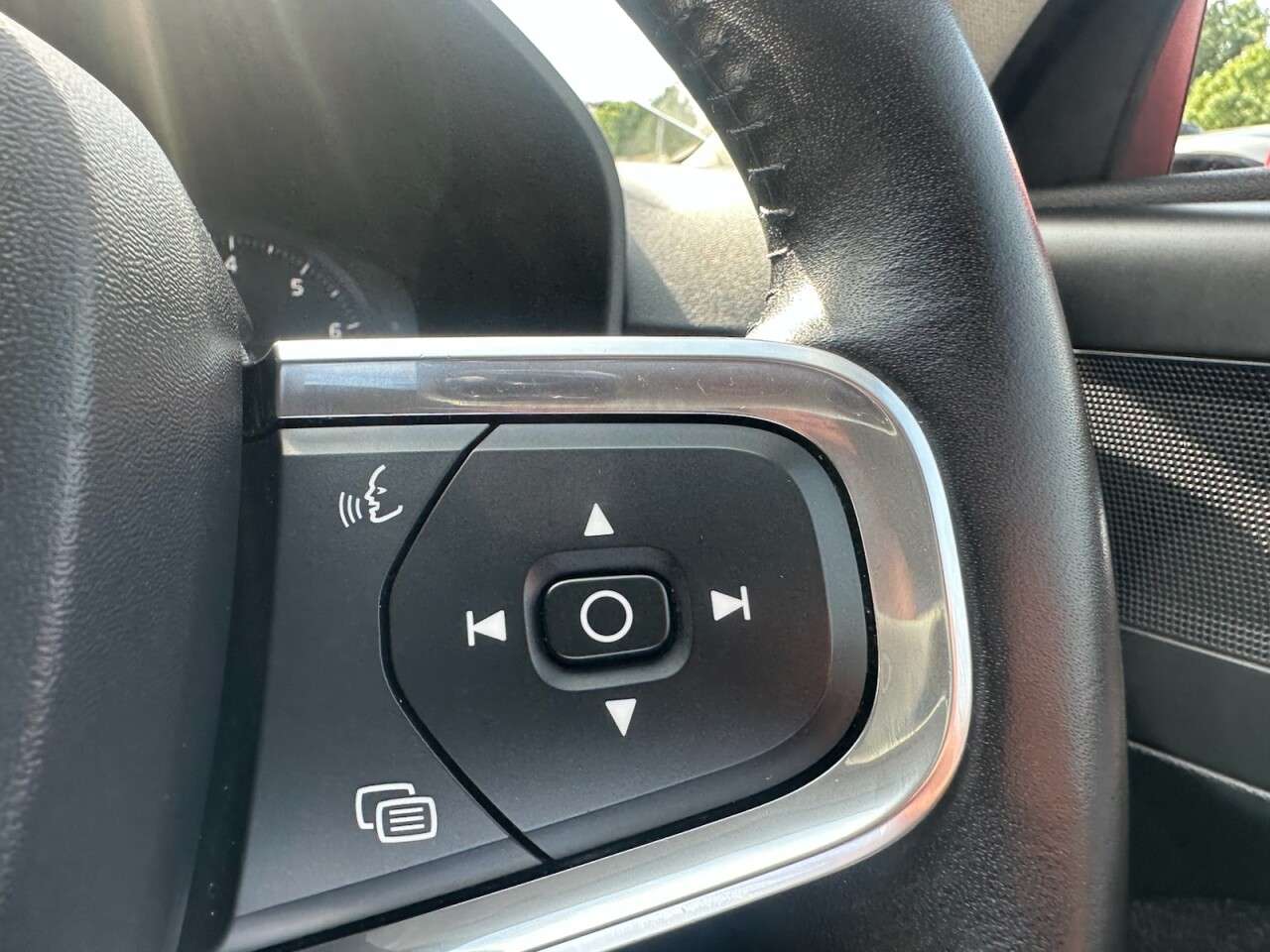 2019 VOLVO XC40 2019 VOLVO XC40