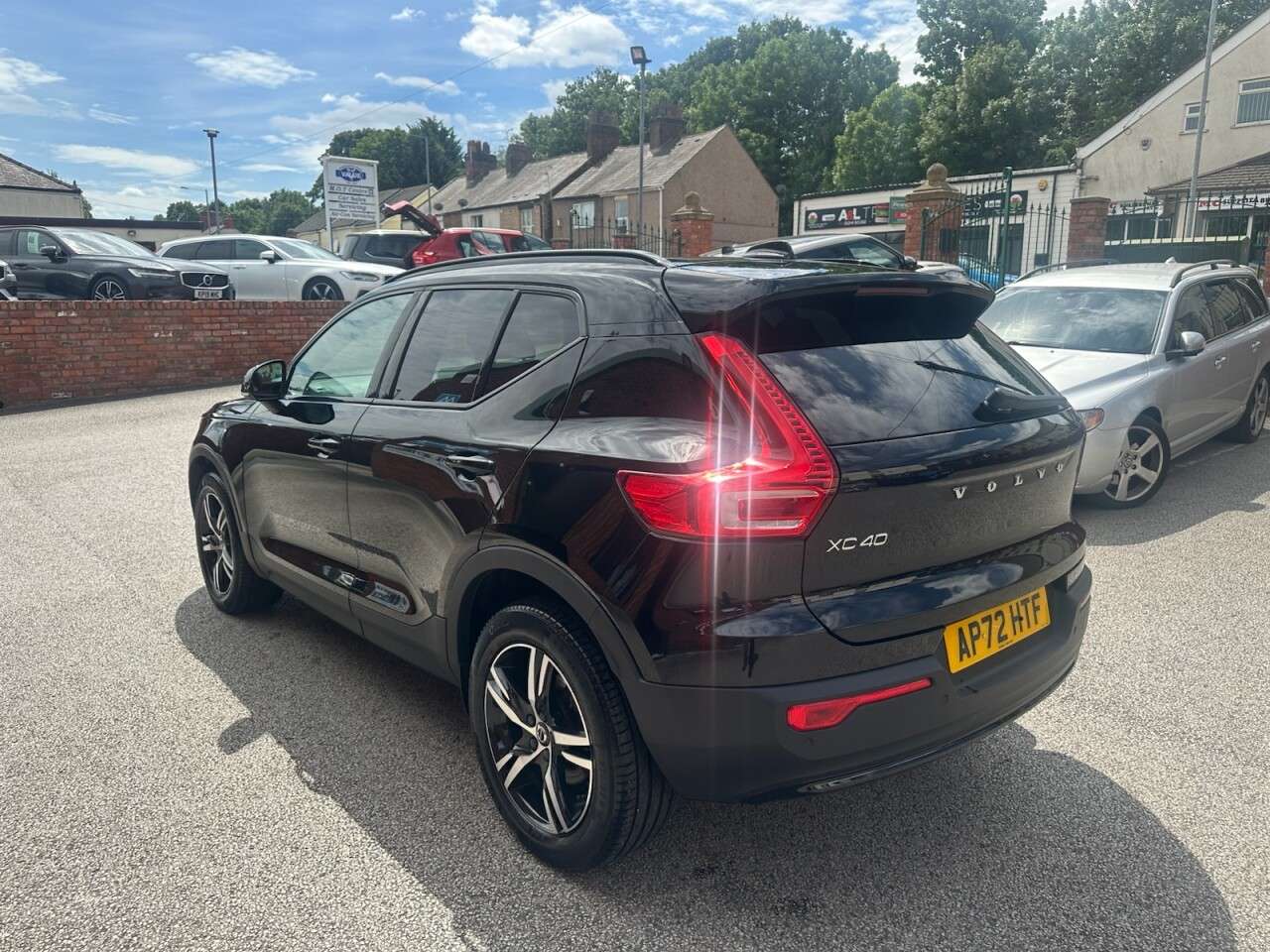 2023 VOLVO XC40 2023 VOLVO XC40