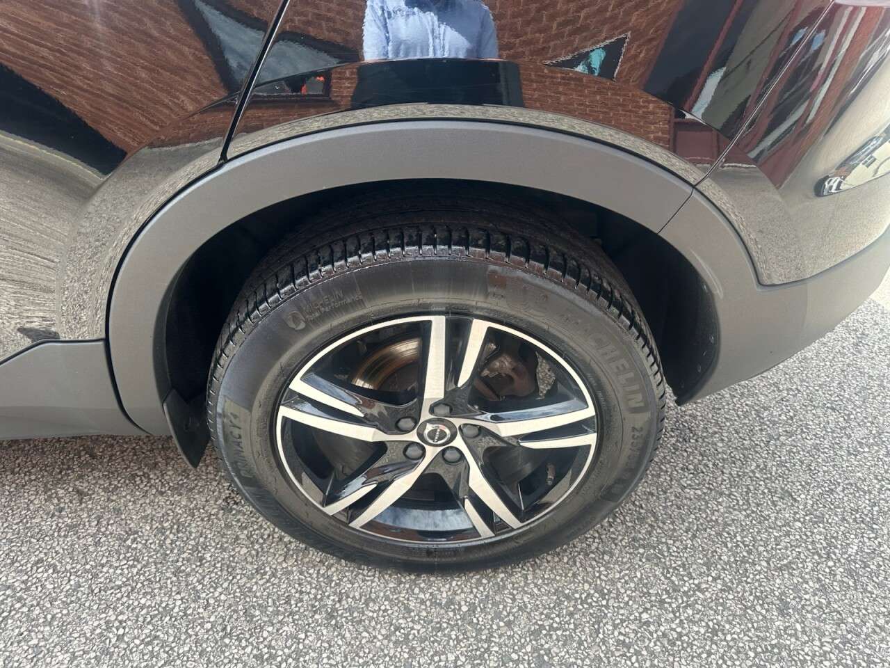 2023 VOLVO XC40 2023 VOLVO XC40