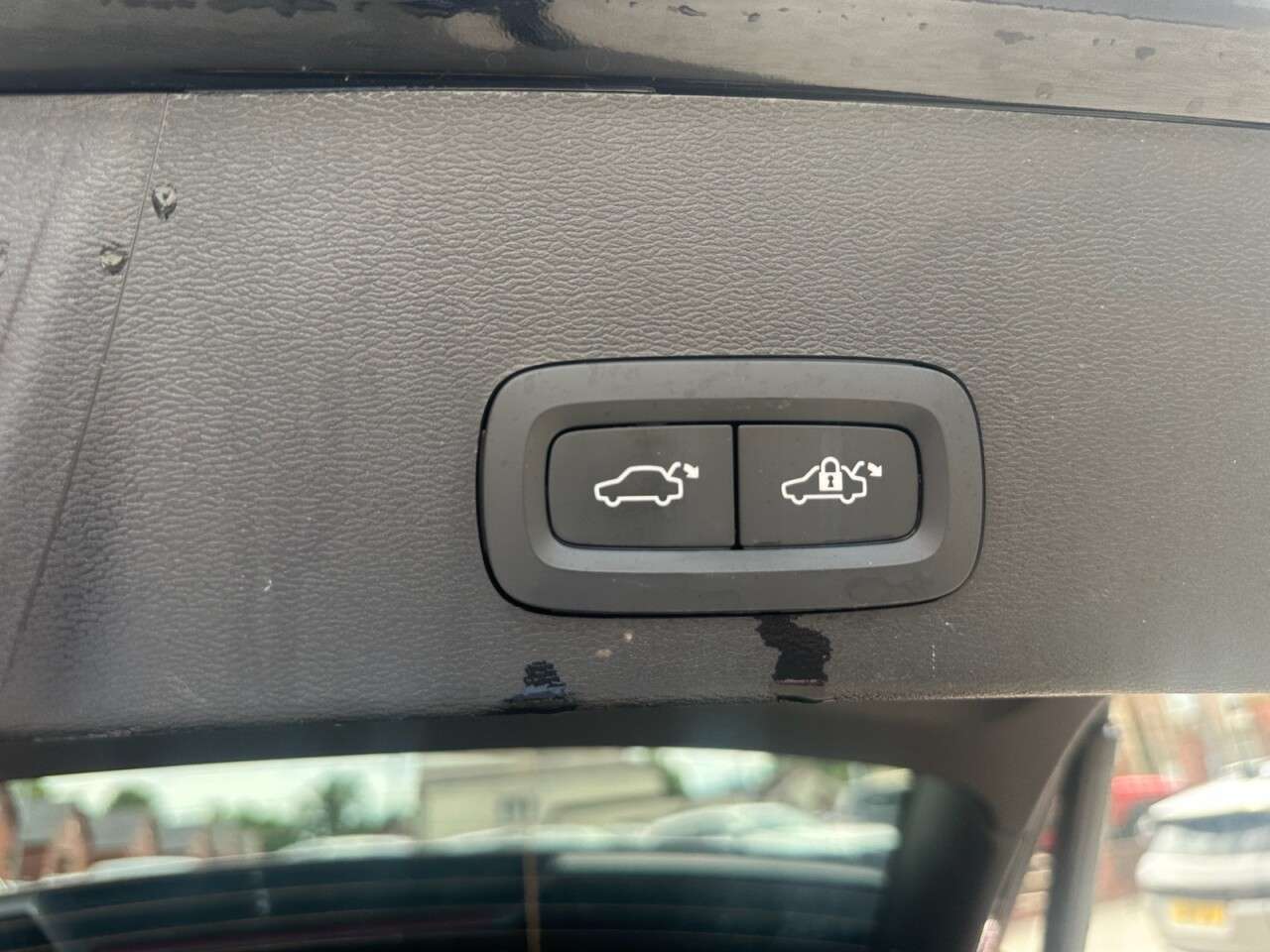 2023 VOLVO XC40 2023 VOLVO XC40