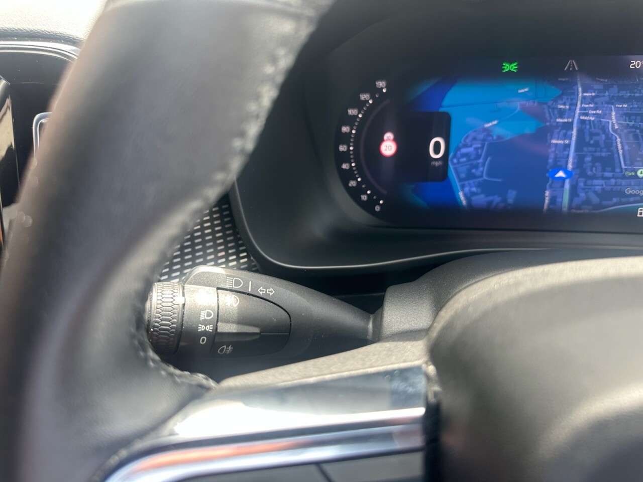 2023 VOLVO XC40 2023 VOLVO XC40