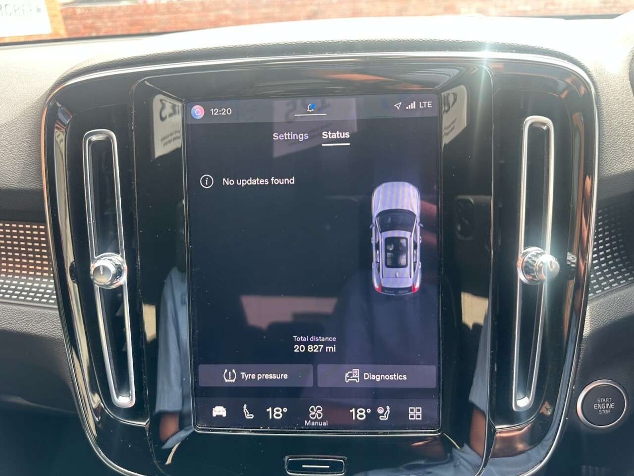 2023 VOLVO XC40 2023 VOLVO XC40