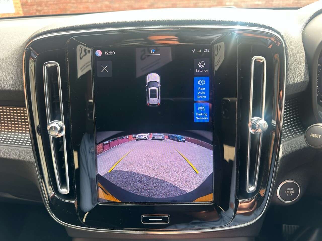2023 VOLVO XC40 2023 VOLVO XC40