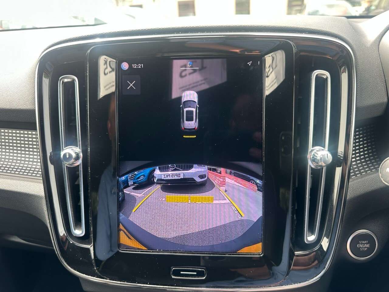 2023 VOLVO XC40 2023 VOLVO XC40