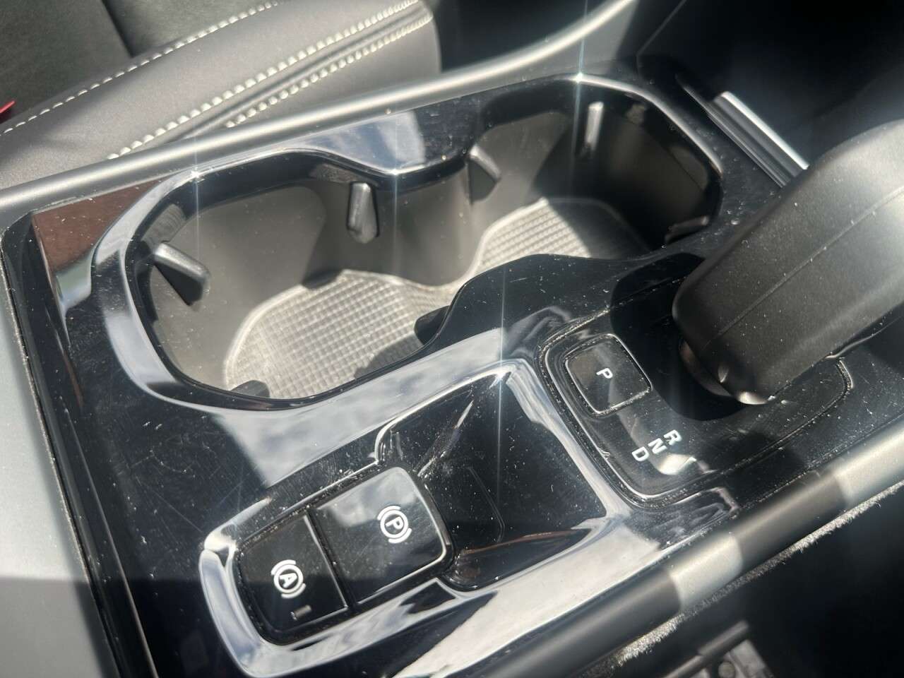 2023 VOLVO XC40 2023 VOLVO XC40
