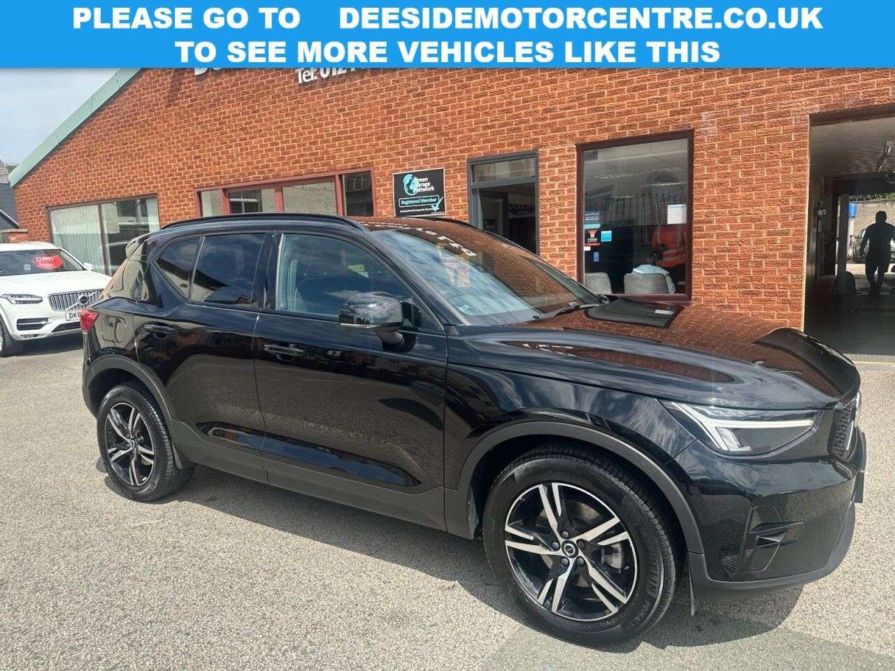 A 2023 VOLVO XC40 2.0 B3 MHEV Plus Dark SUV 5dr Petrol Hybrid DCT Auto Euro 6 (s/s) (163 ps) A 2023 VOLVO XC40 2.0 B3 MHEV Plus Dark SUV 5dr Petrol Hybrid DCT Auto Euro 6 (s/s) (163 ps)