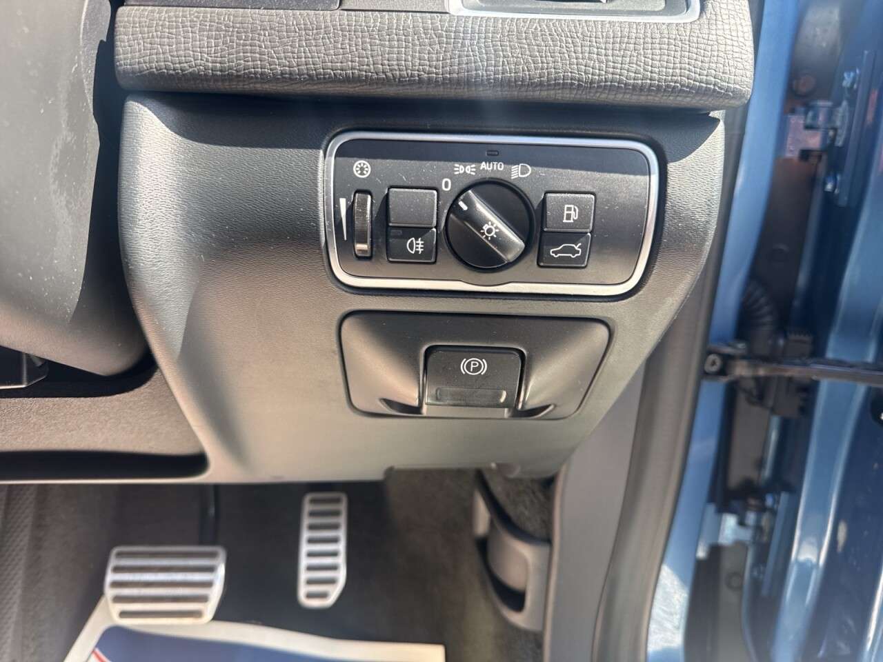 2017 VOLVO XC60 2017 VOLVO XC60