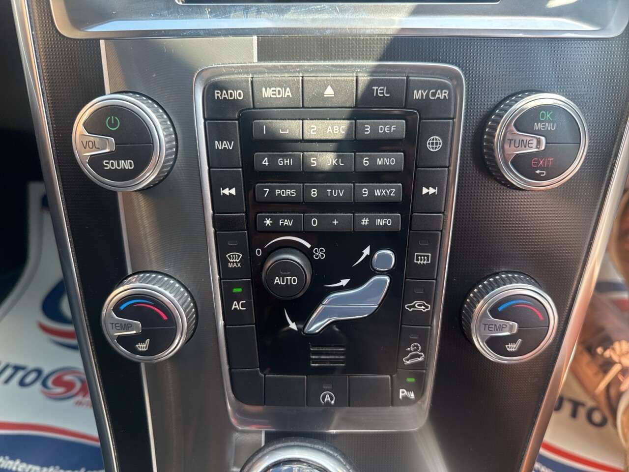 2017 VOLVO XC60 2017 VOLVO XC60
