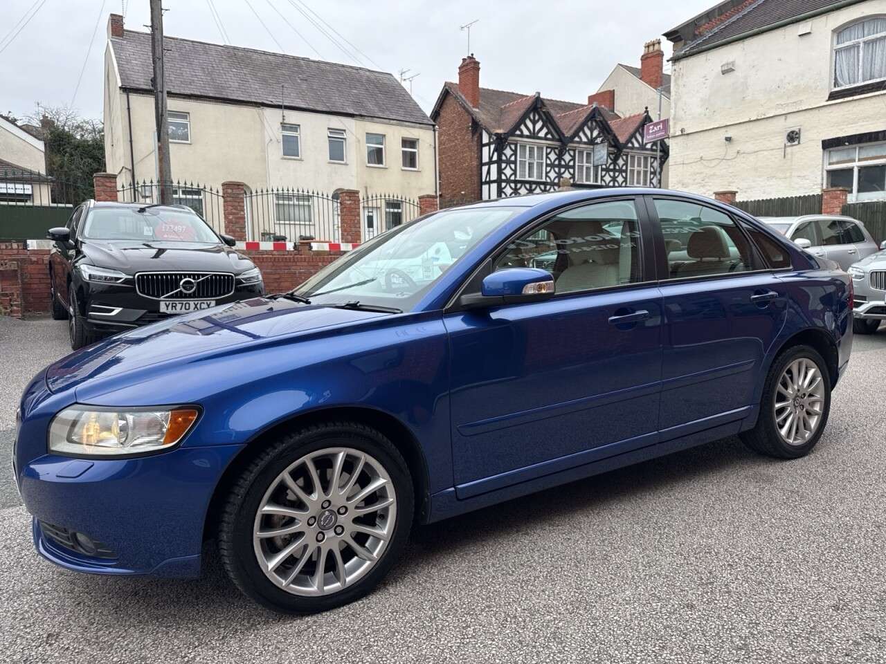 A 2008 VOLVO S40 2.0D SE Lux Saloon 4dr Diesel Manual Euro 4 (136 ps) A 2008 VOLVO S40 2.0D SE Lux Saloon 4dr Diesel Manual Euro 4 (136 ps)