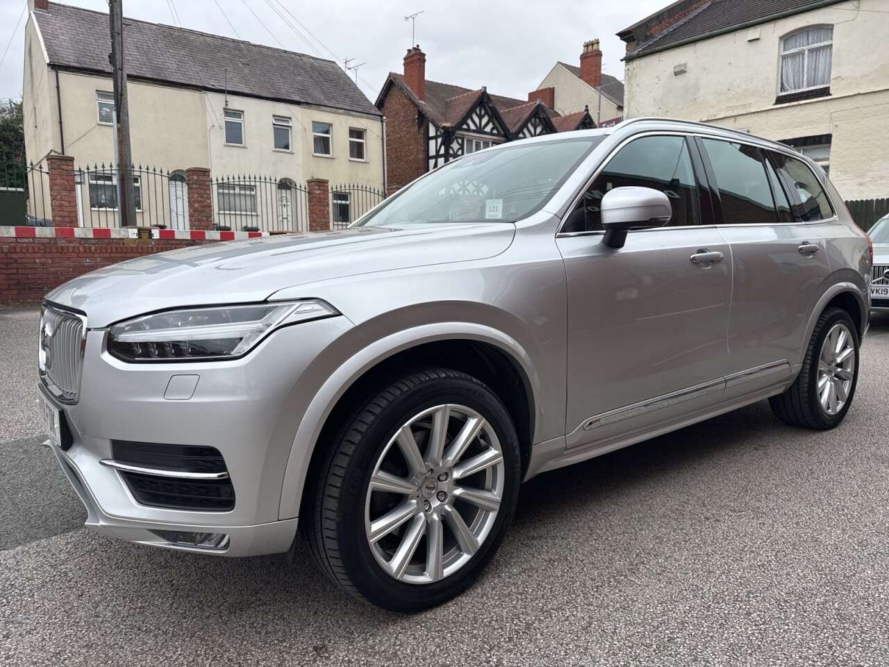 A 2019 VOLVO XC90 2.0 D5 PowerPulse Inscription SUV 5dr Diesel Auto 4WD Euro 6 (s/s) (235 ps) A 2019 VOLVO XC90 2.0 D5 PowerPulse Inscription SUV 5dr Diesel Auto 4WD Euro 6 (s/s) (235 ps)
