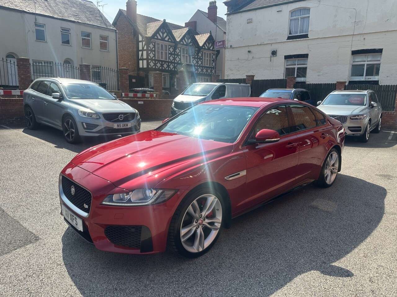 A 2015 JAGUAR XF 3.0d V6 S Saloon 4dr Diesel Auto Euro 6 (s/s) (300 ps) Rear view camera plu A 2015 JAGUAR XF 3.0d V6 S Saloon 4dr Diesel Auto Euro 6 (s/s) (300 ps) Rear view camera plu