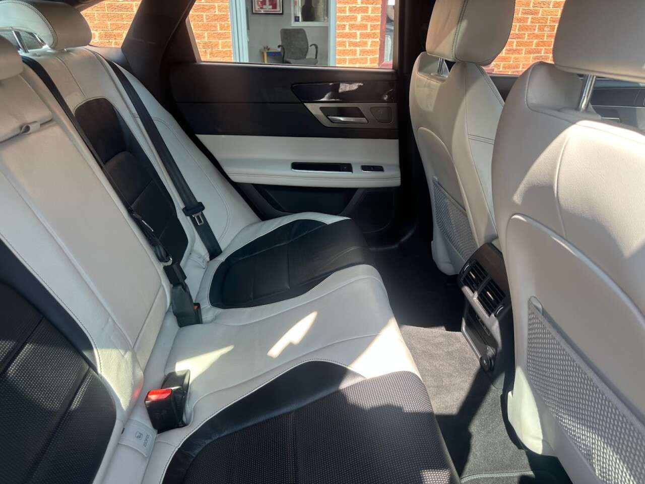 2015 JAGUAR XF 2015 JAGUAR XF