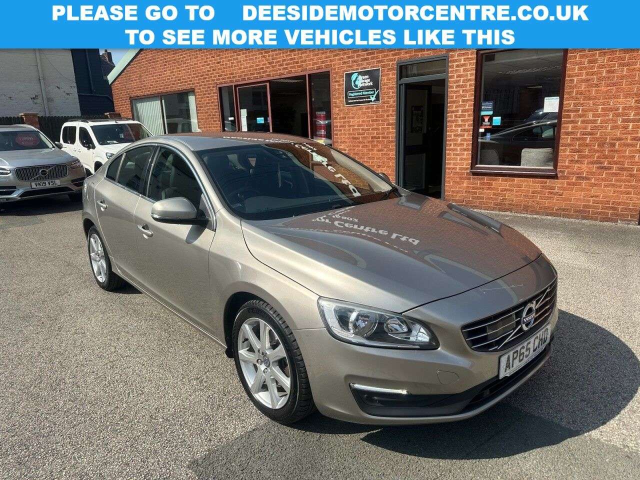 A 2015 VOLVO S60 1.5 T3 SE Saloon 4dr Petrol Auto Euro 6 (s/s) (152 ps) Front and rear parki A 2015 VOLVO S60 1.5 T3 SE Saloon 4dr Petrol Auto Euro 6 (s/s) (152 ps) Front and rear parki