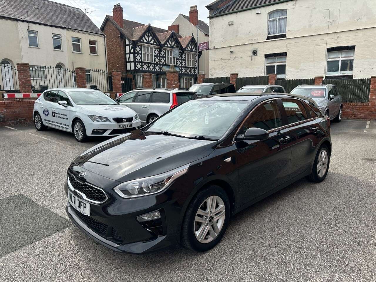 A 2021 KIA CEED 1.6 CRDi MHEV 2 Hatchback 5dr Diesel Hybrid Manual Euro 6 (s/s) (134 bhp) R A 2021 KIA CEED 1.6 CRDi MHEV 2 Hatchback 5dr Diesel Hybrid Manual Euro 6 (s/s) (134 bhp) R