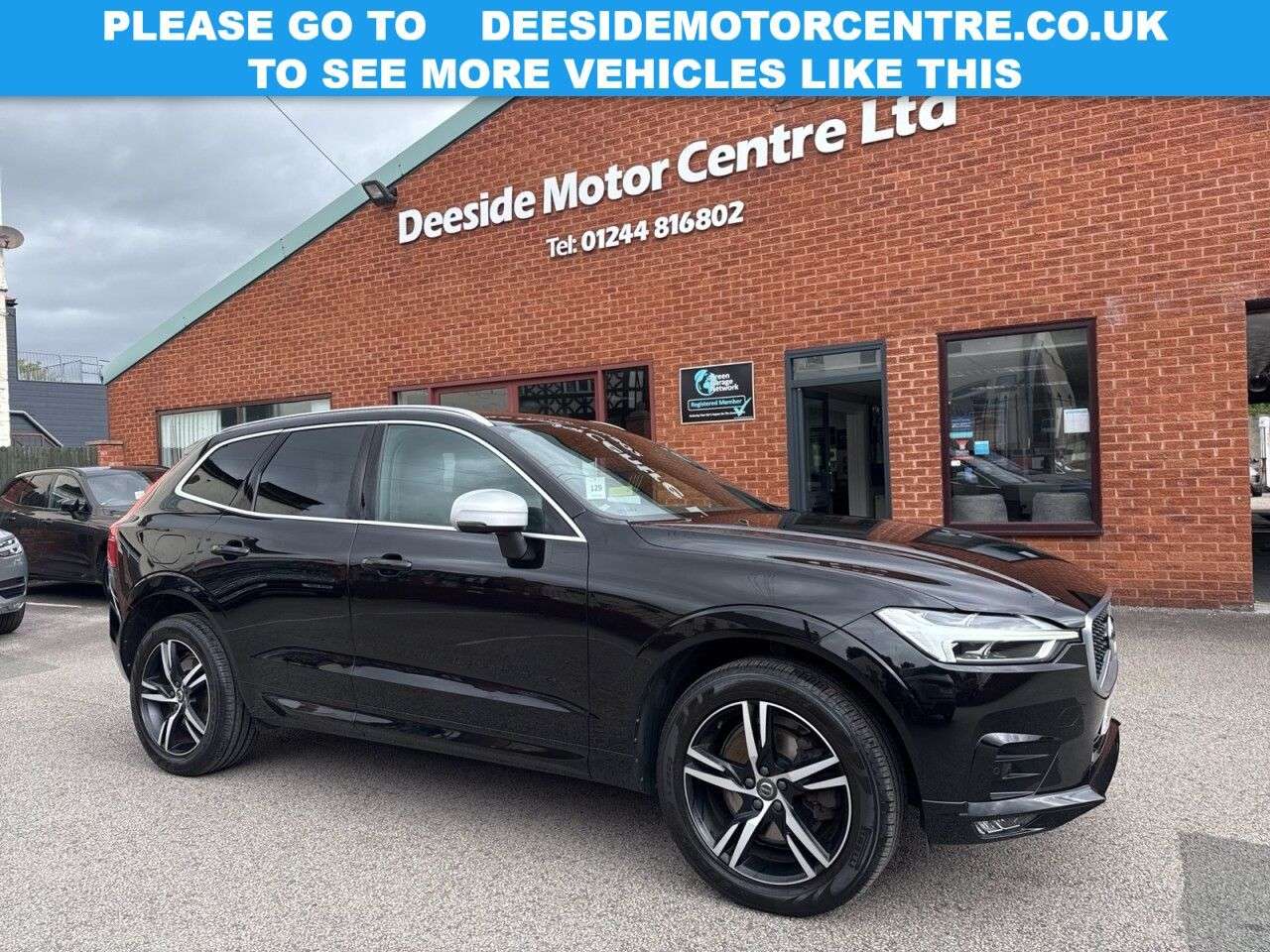 A 2019 VOLVO XC60 2.0 D4 R-Design SUV 5dr Diesel Auto AWD Euro 6 (s/s) (190 ps) Front and rea A 2019 VOLVO XC60 2.0 D4 R-Design SUV 5dr Diesel Auto AWD Euro 6 (s/s) (190 ps) Front and rea
