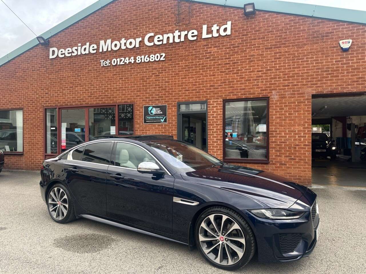 A 2020 JAGUAR XE 2.0 D200 MHEV R-Dynamic HSE Saloon 4dr Diesel Auto Euro 6 (s/s) (204 ps) A 2020 JAGUAR XE 2.0 D200 MHEV R-Dynamic HSE Saloon 4dr Diesel Auto Euro 6 (s/s) (204 ps)