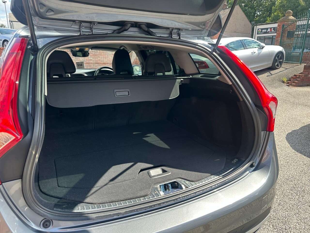 2016 VOLVO V60 CROSS COUNTRY 2016 VOLVO V60 CROSS COUNTRY
