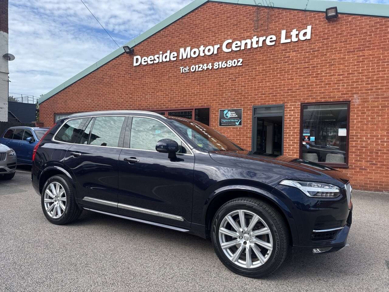 A 2017 VOLVO XC90 2.0 D5 PowerPulse Inscription SUV 5dr Diesel Auto 4WD Euro 6 (s/s) (235 ps) A 2017 VOLVO XC90 2.0 D5 PowerPulse Inscription SUV 5dr Diesel Auto 4WD Euro 6 (s/s) (235 ps)