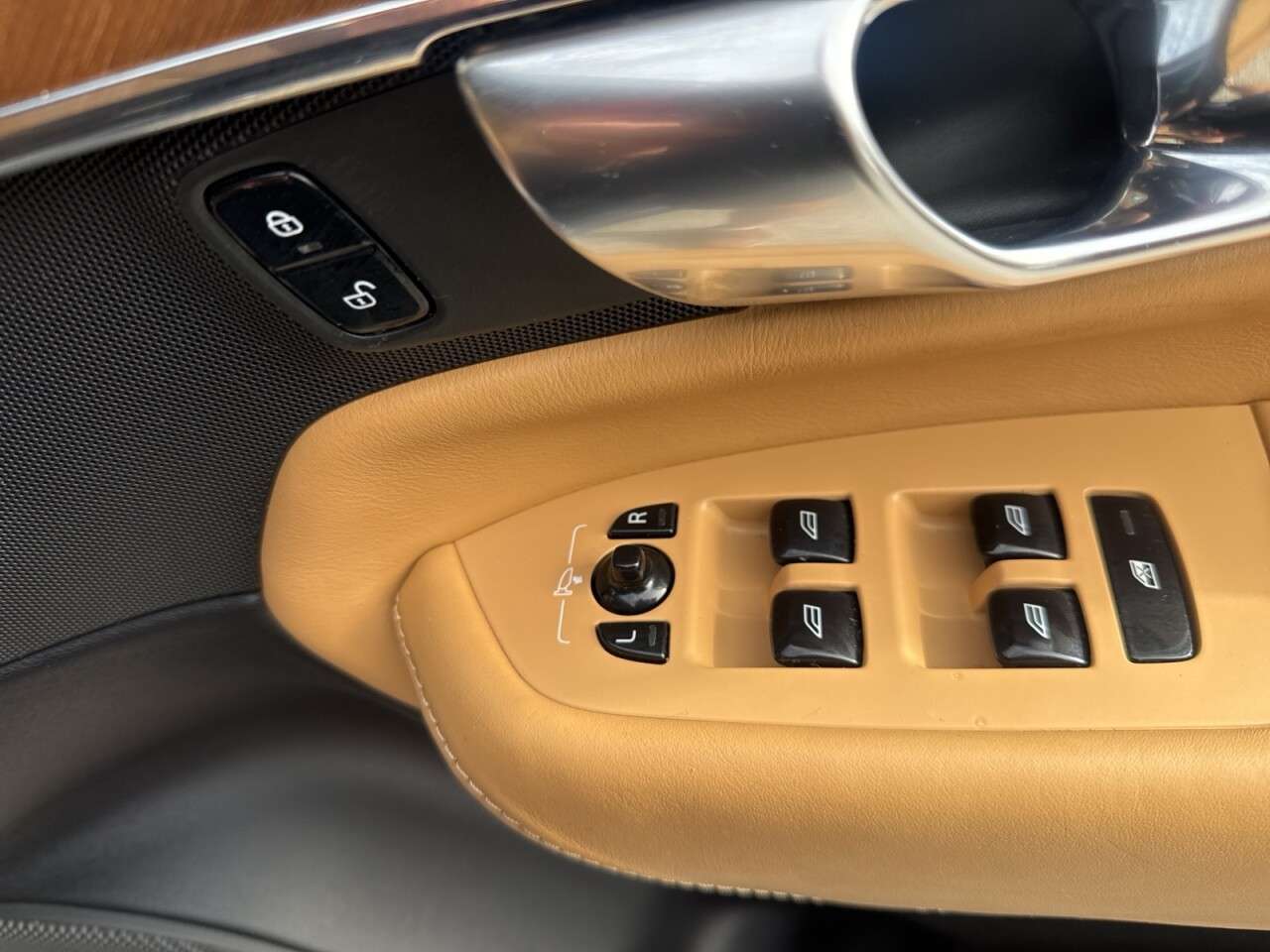 2017 VOLVO XC90 2017 VOLVO XC90