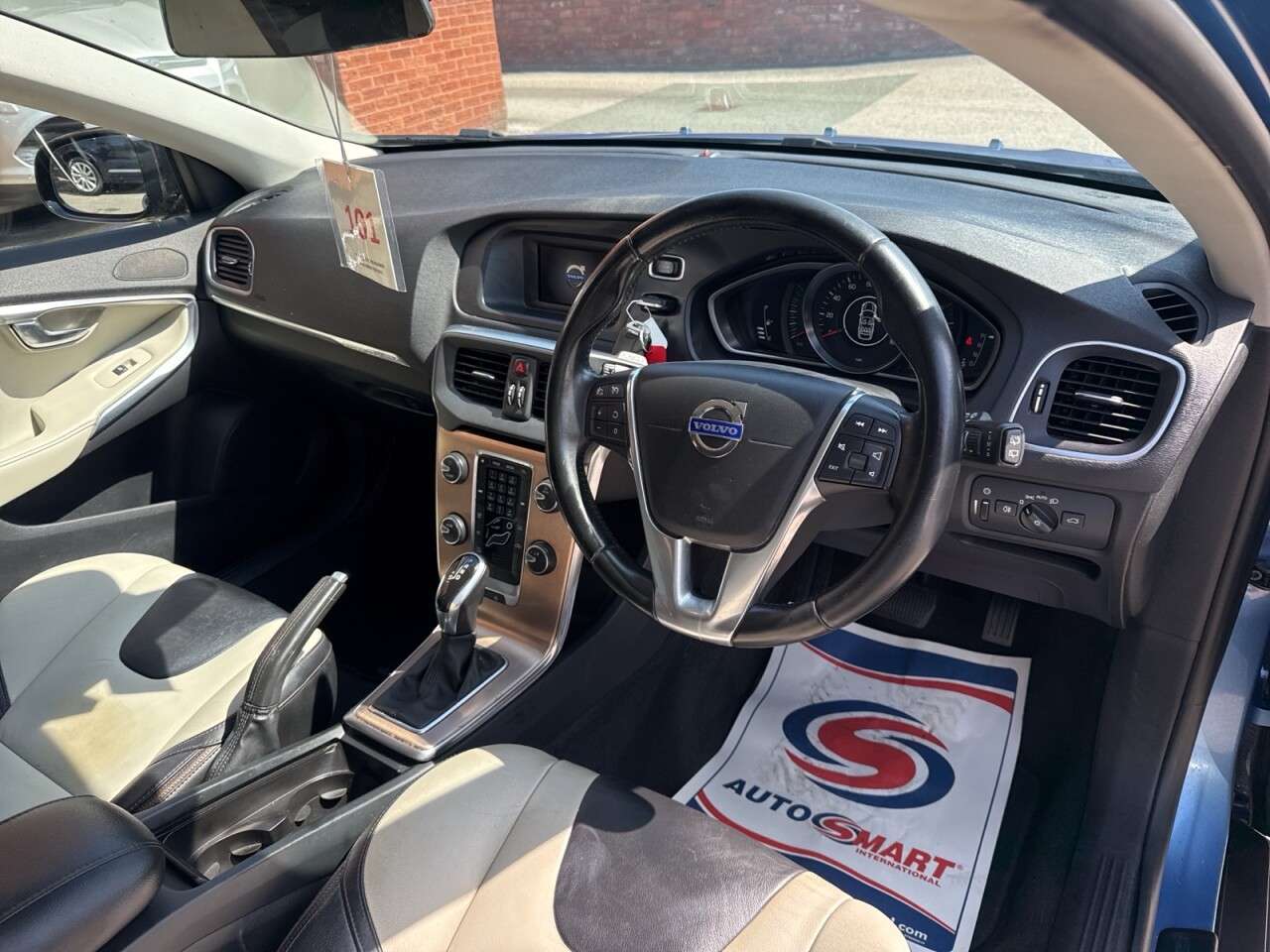 2014 VOLVO V40 CROSS COUNTRY 2014 VOLVO V40 CROSS COUNTRY